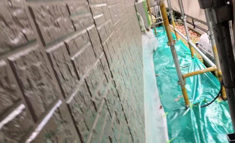 姫路市大津区で外壁塗装の下塗り1回目が完了し、完璧な下地に・藤原ペイント