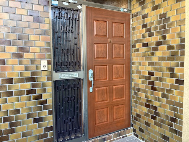 アルミ製玄関扉の塗装7after・藤原ペイント