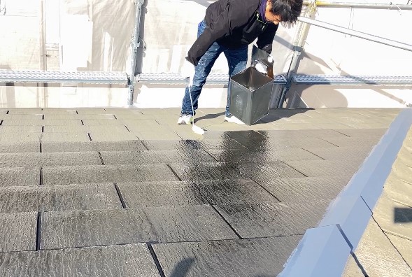 姫路市辻井で外壁塗装の屋根塗装下塗りBefore・藤原ペイント
