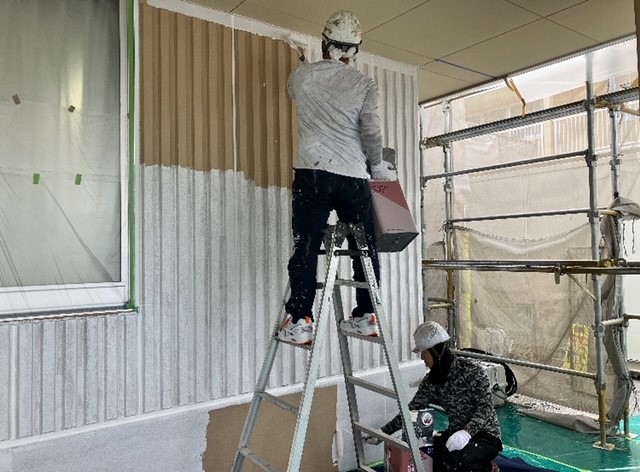 姫路市相野で外壁塗装の下塗り・藤原ペイント