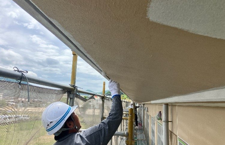 姫路市朝日で外壁塗装の下塗り・藤原ペイント