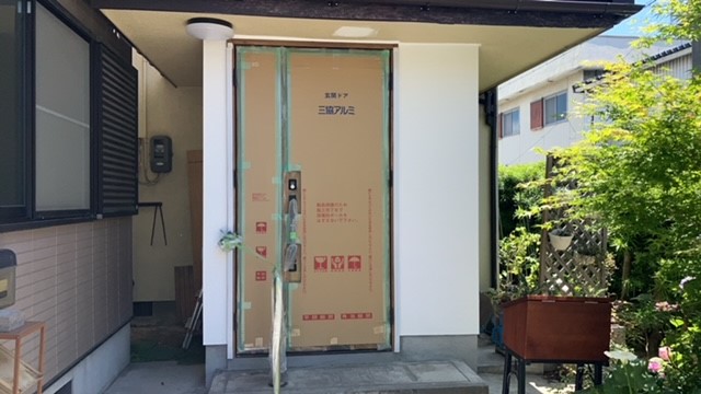 姫路市飾磨区中野田で外壁塗装の下塗りafter・藤原ペイント