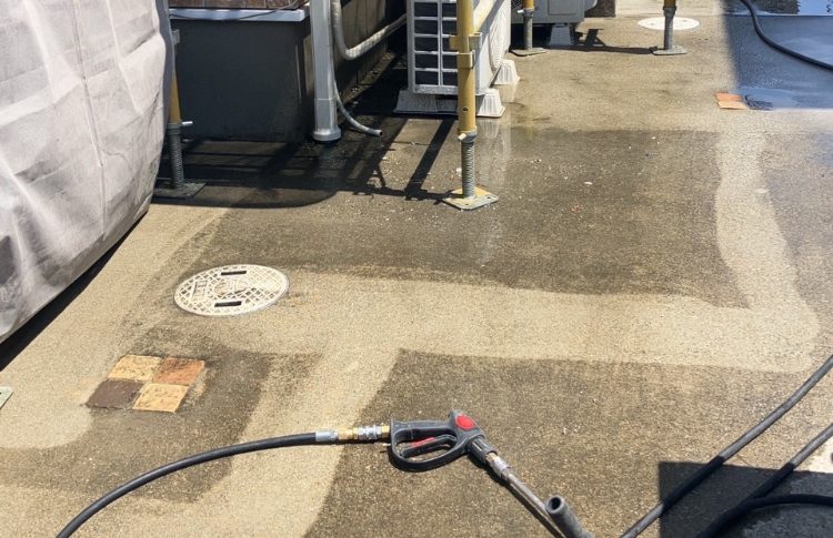 姫路市網干で高圧洗浄中・藤原ペイント